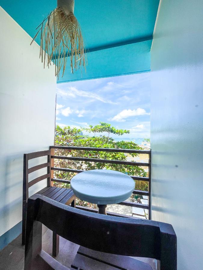 Amos Portside Inn Эль-Нидо Экстерьер фото